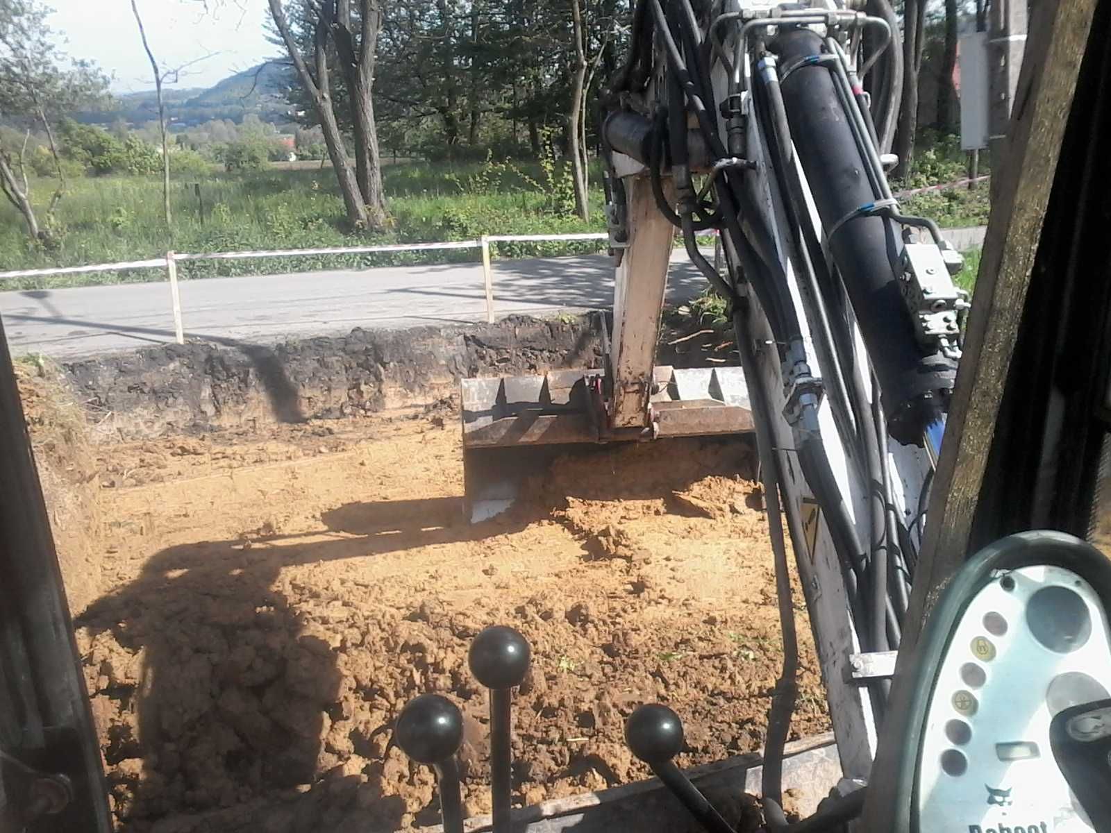 równanie terenu, fundament, droga dojazdowa, bruk geokrata płyta ażur