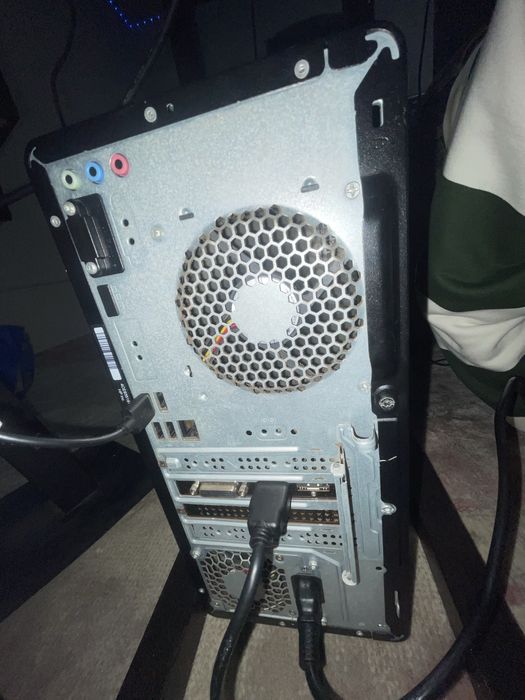 torre GAMING hp tg01