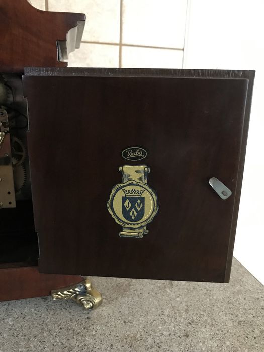 Каминные, кабинетные часы