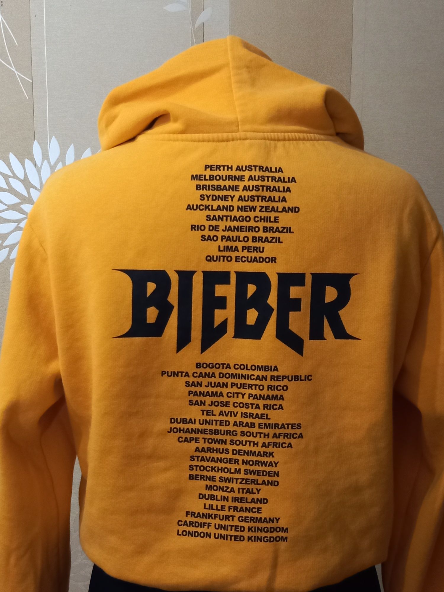 Укороченная кофта Bieber