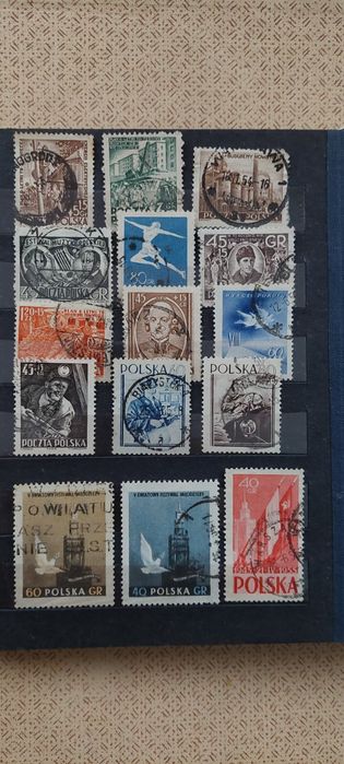 Stare znaczki pocztowe oraz klaser