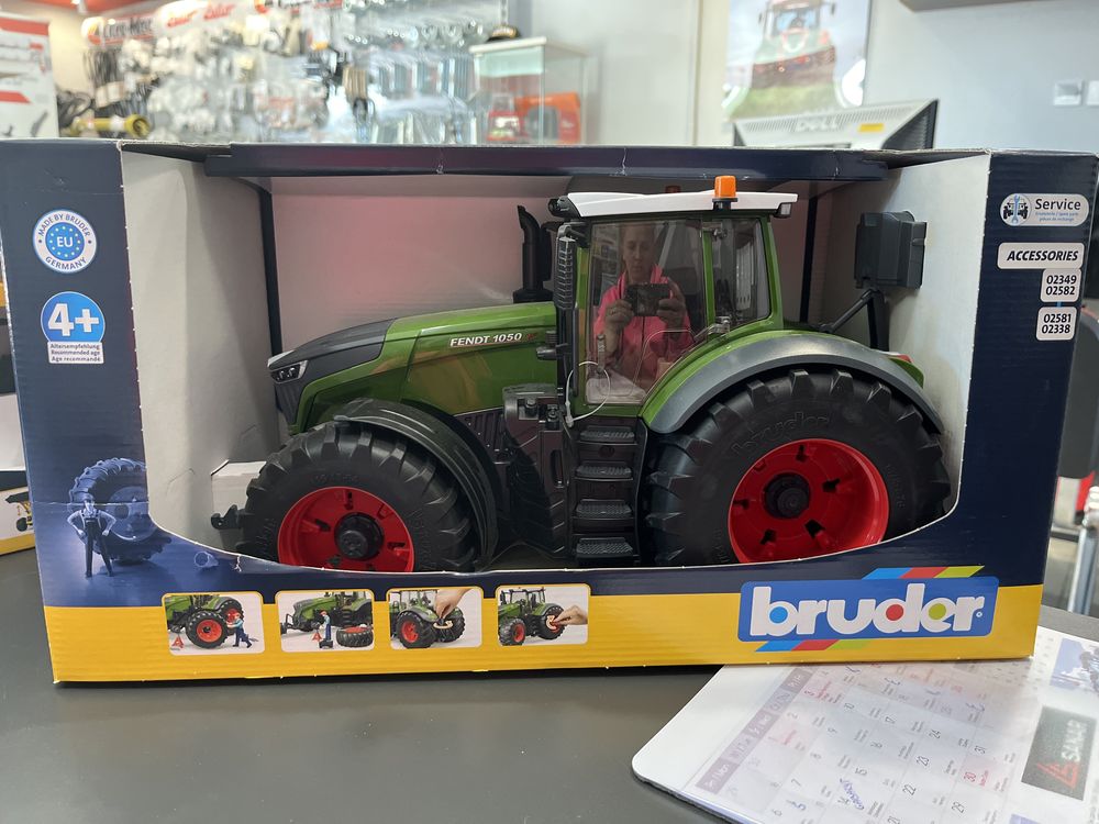 Bruder FENDT 1050