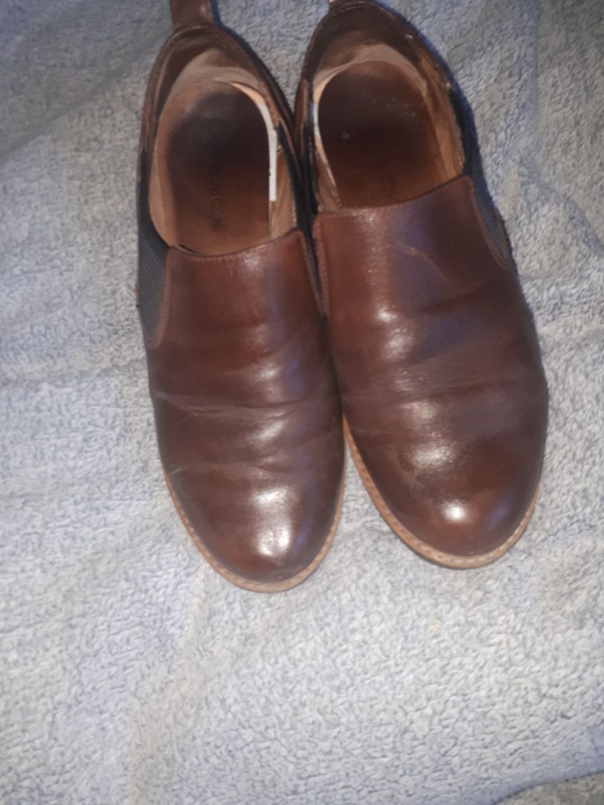 Witam mam do sprzedania buty damskie rozmiar 38 skórzane