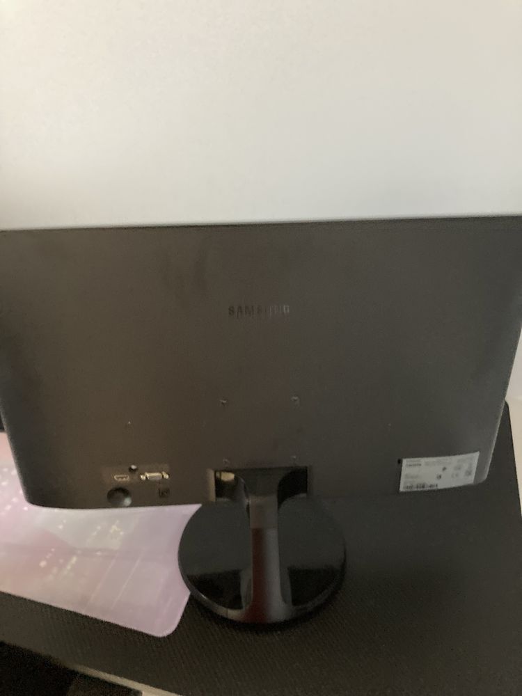 Monitor S24F350FHU idealny stan