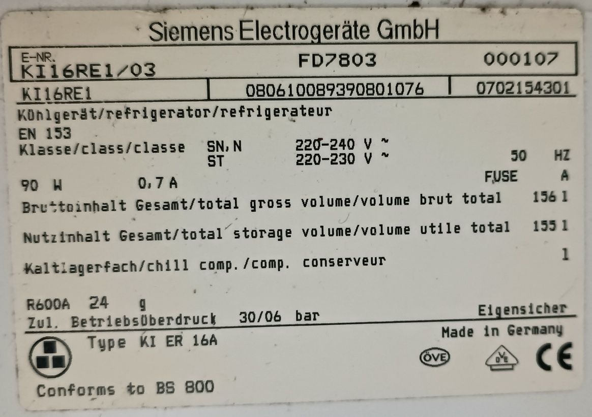 Холодильник під забудову siemens.