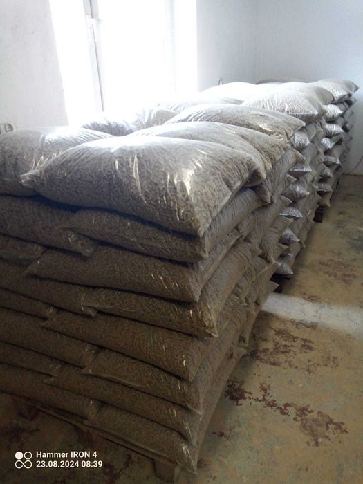Pellet drzewny. Producent