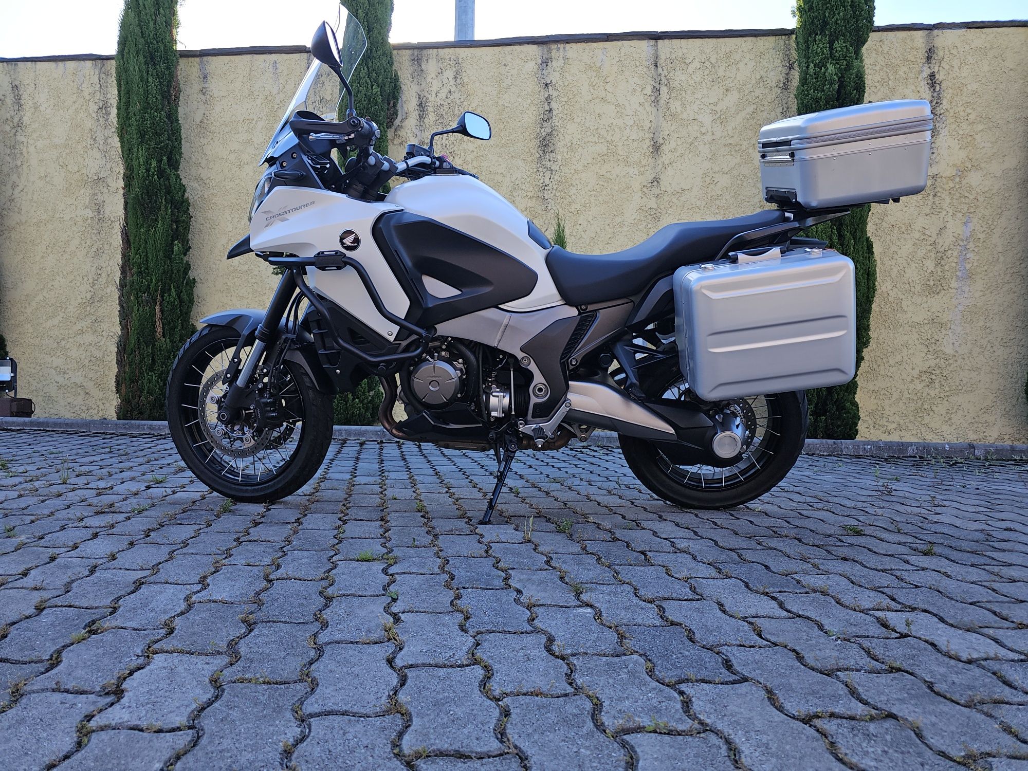 Honda VFR 1200X crosstourer, c/livro de revisões