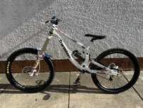 Biciclete de downhill Transition TR 450