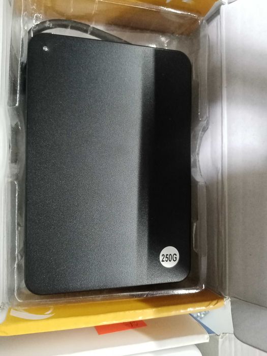 Зовнішній накопичувач 250gb