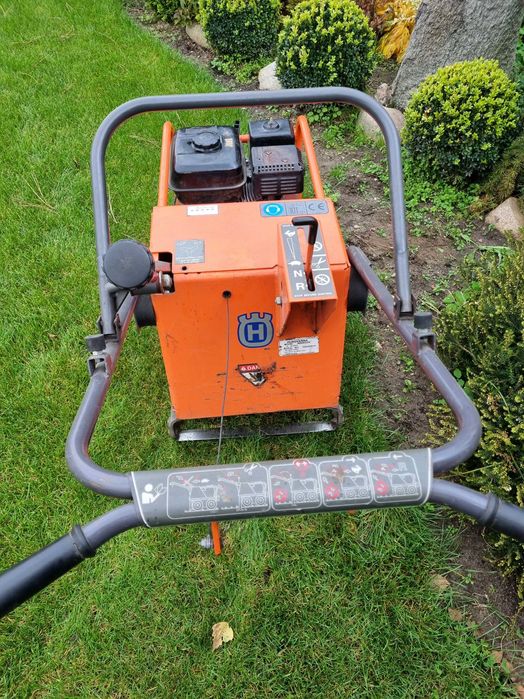 HUSQVARNA SC18CE  maszyna do zdejmowania darni