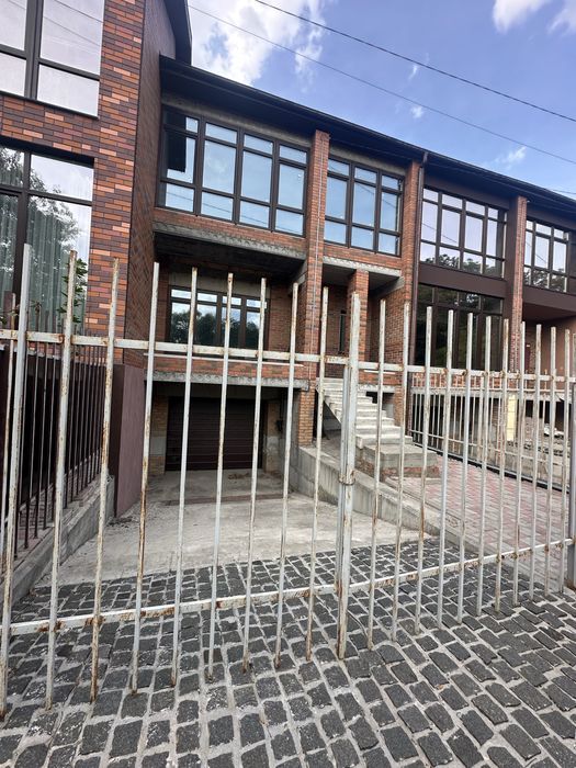 Продаж будинку таунхаусу