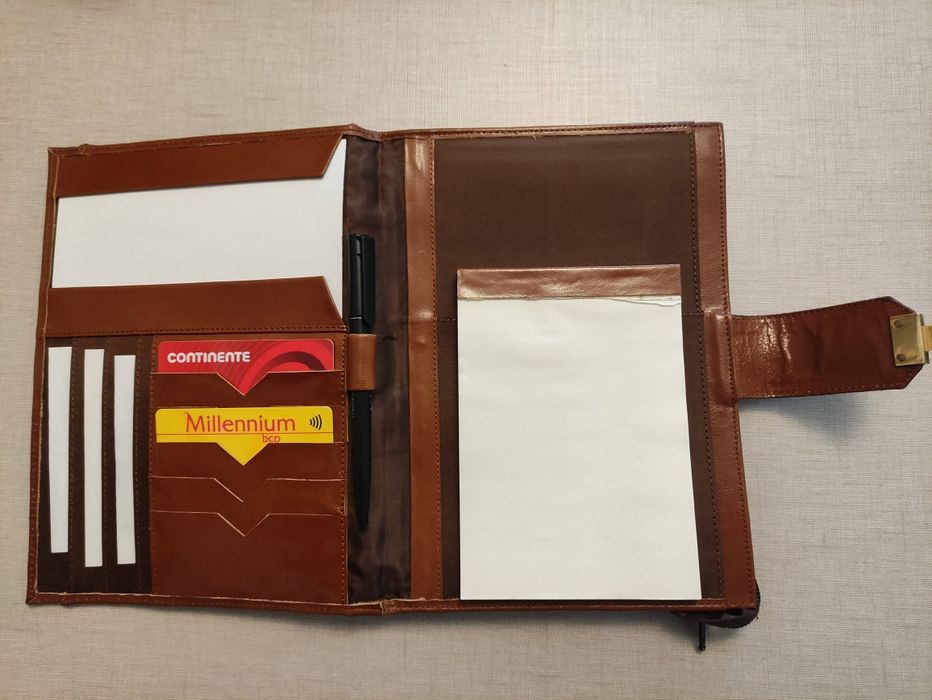 Bolsa em pele de boa qualidade