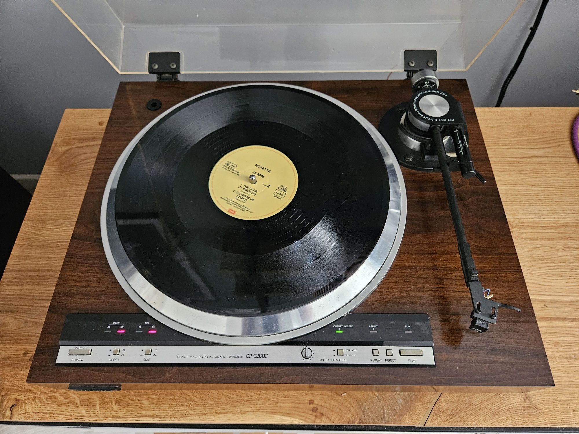 Gramofon Onkyo CP-1260F