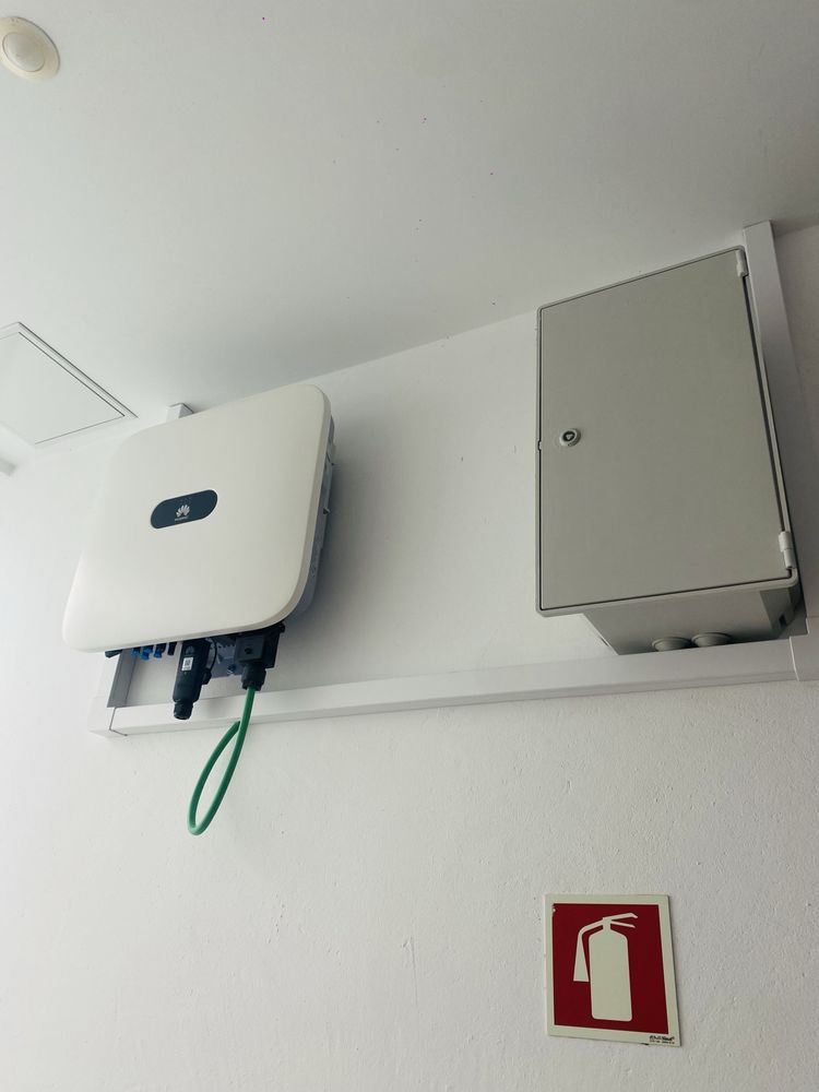 Tecnico fotovoltaicos/ Eletricista