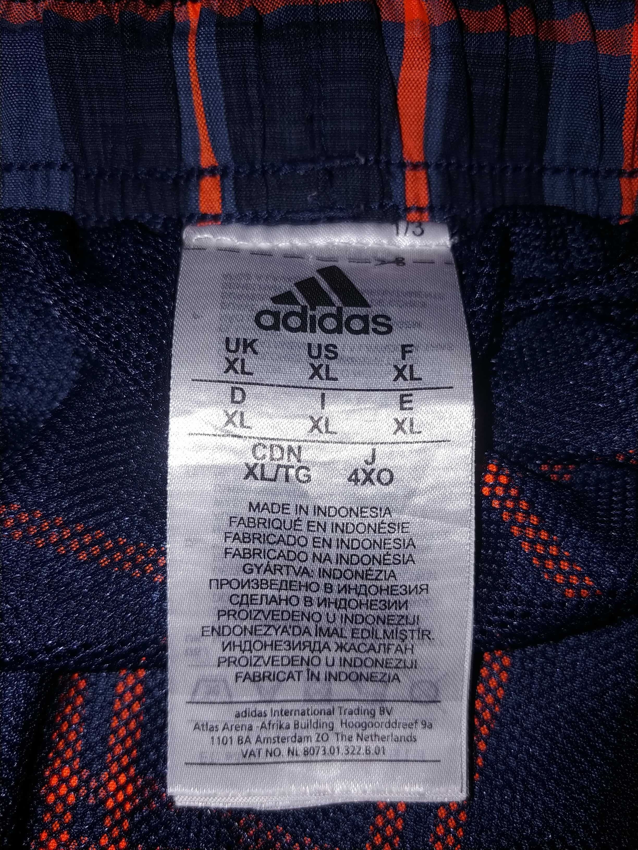 Шорти клітчасті Adidas розмір XL