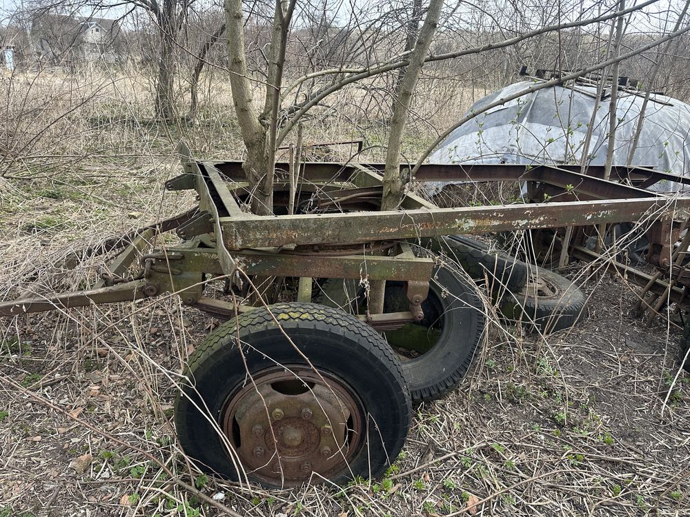 Причіп на колесах, в належному стані