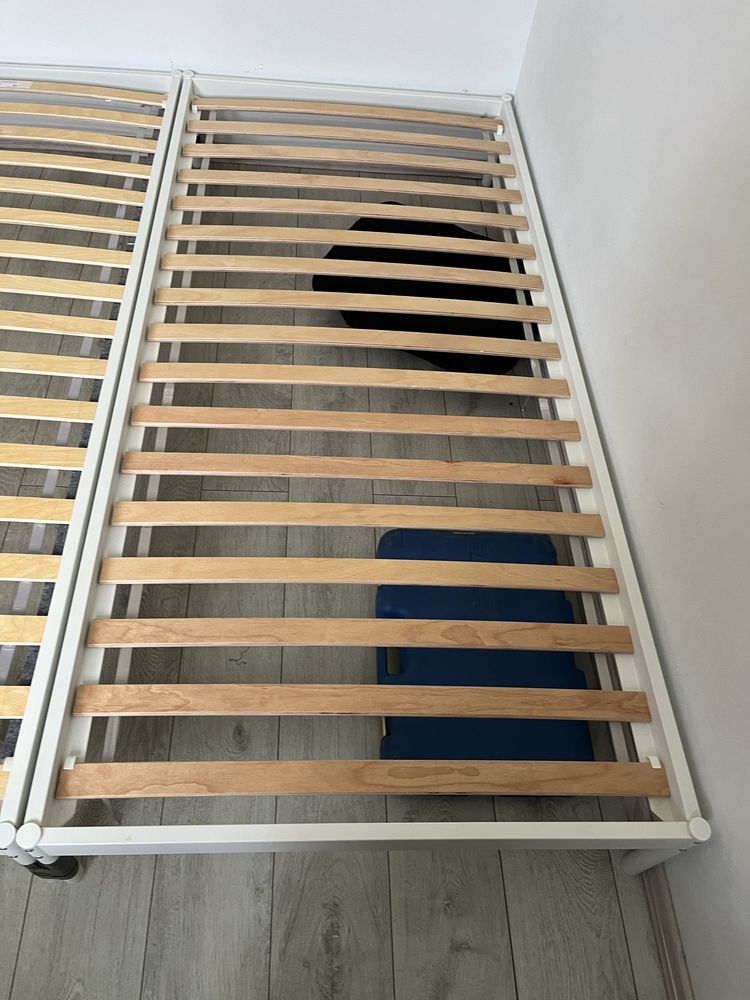 Łóżka metalowe 90x200-2 sztuki.