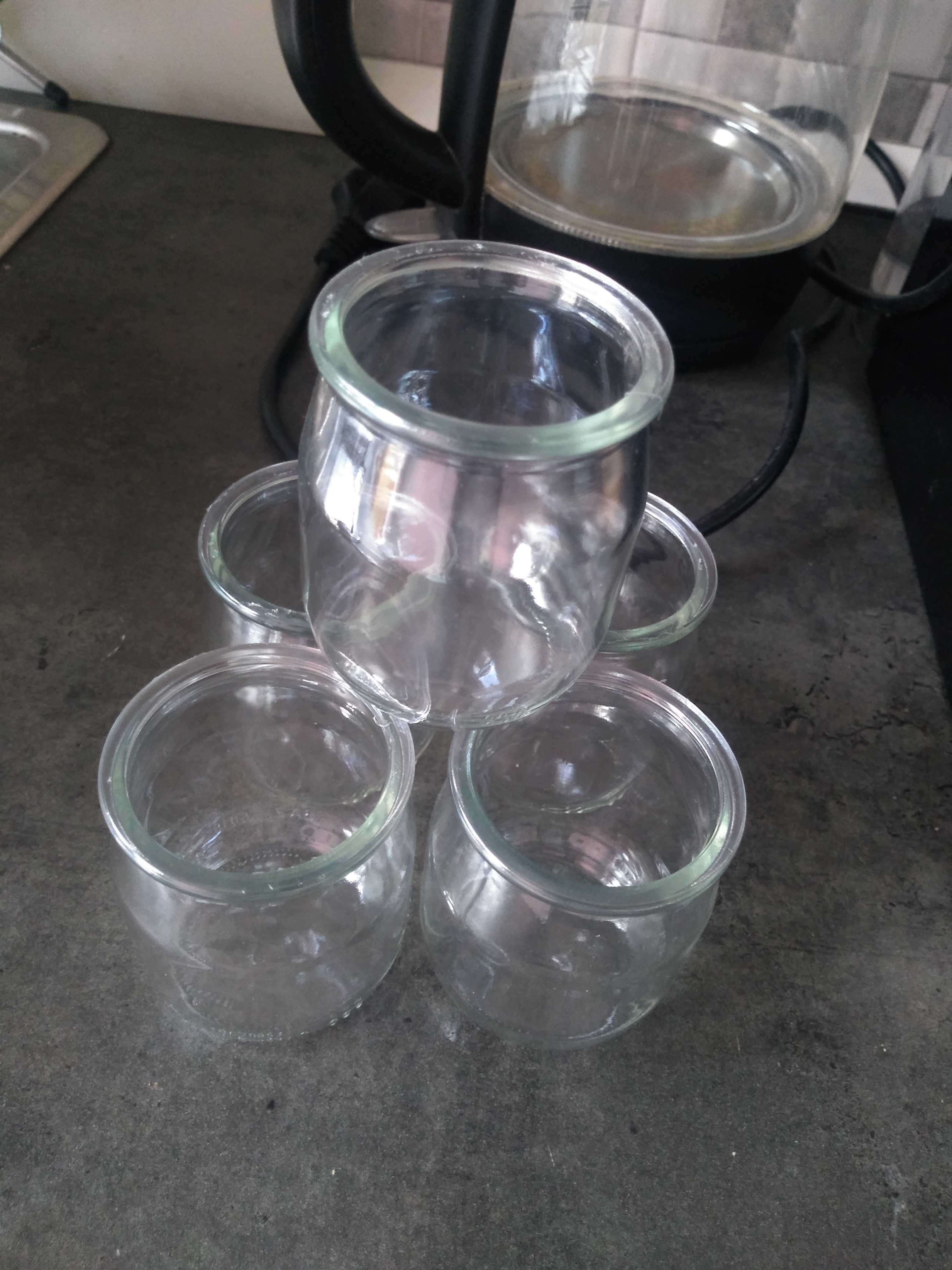 20 copos pequenos por 5,00