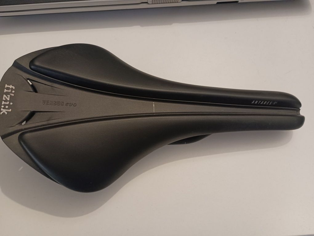 Siodelko fizik antares r5 versus evo