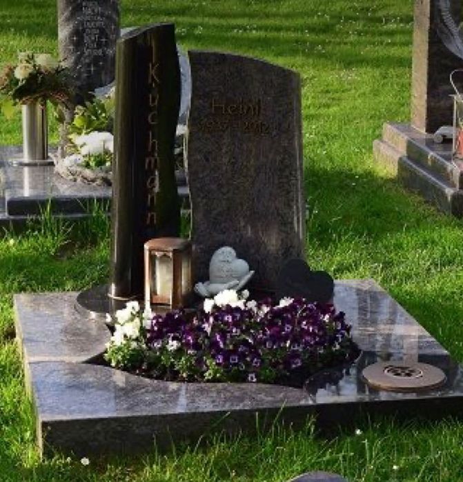 Nagrobek urnowy ,pomnik serce granitowe