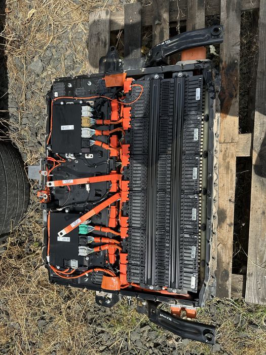 Батарея в розборі як верхня так і нижня cm5z10b759tarm Electric Focus