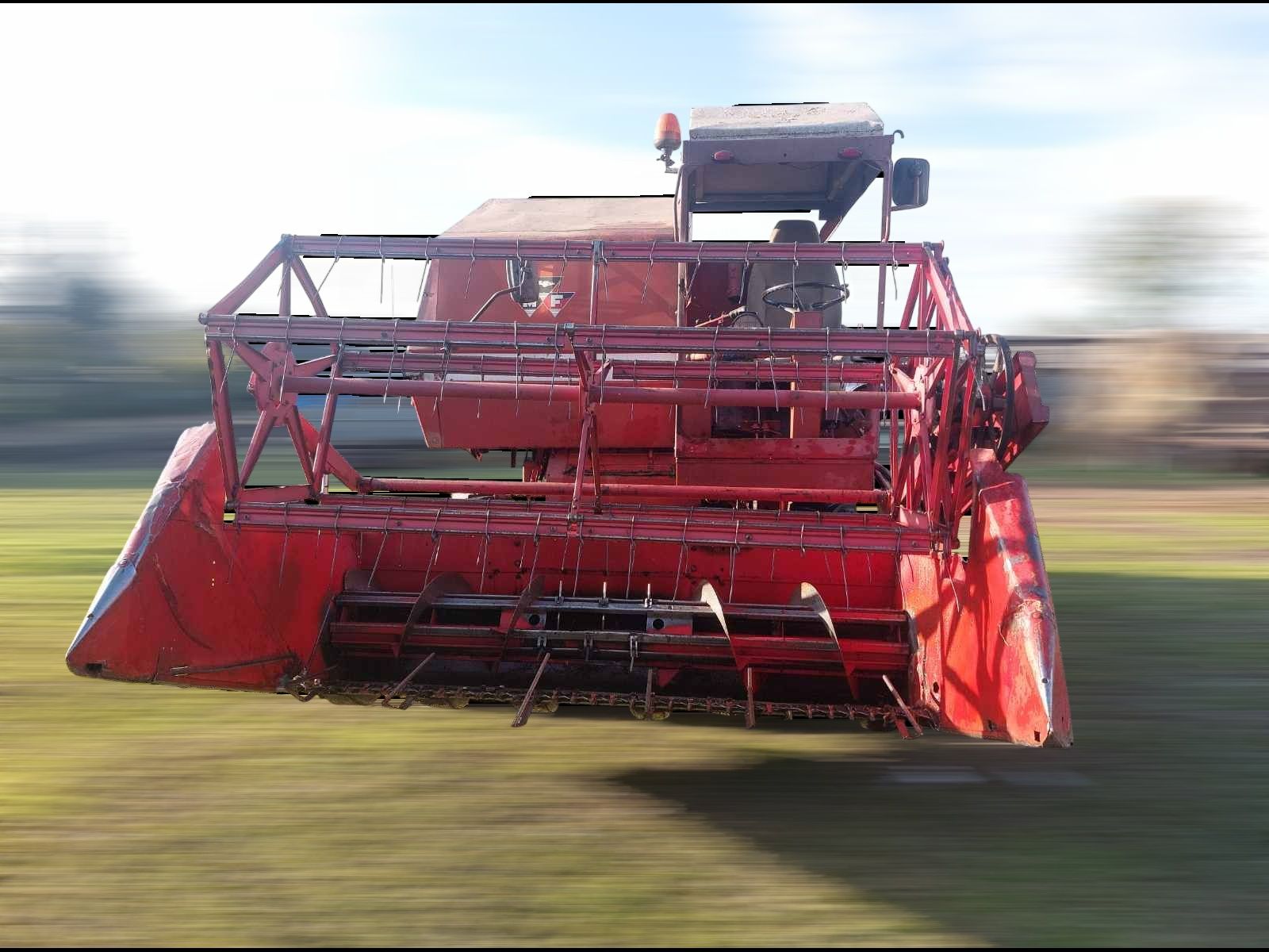 Продається комбайн Massey Ferguson 186