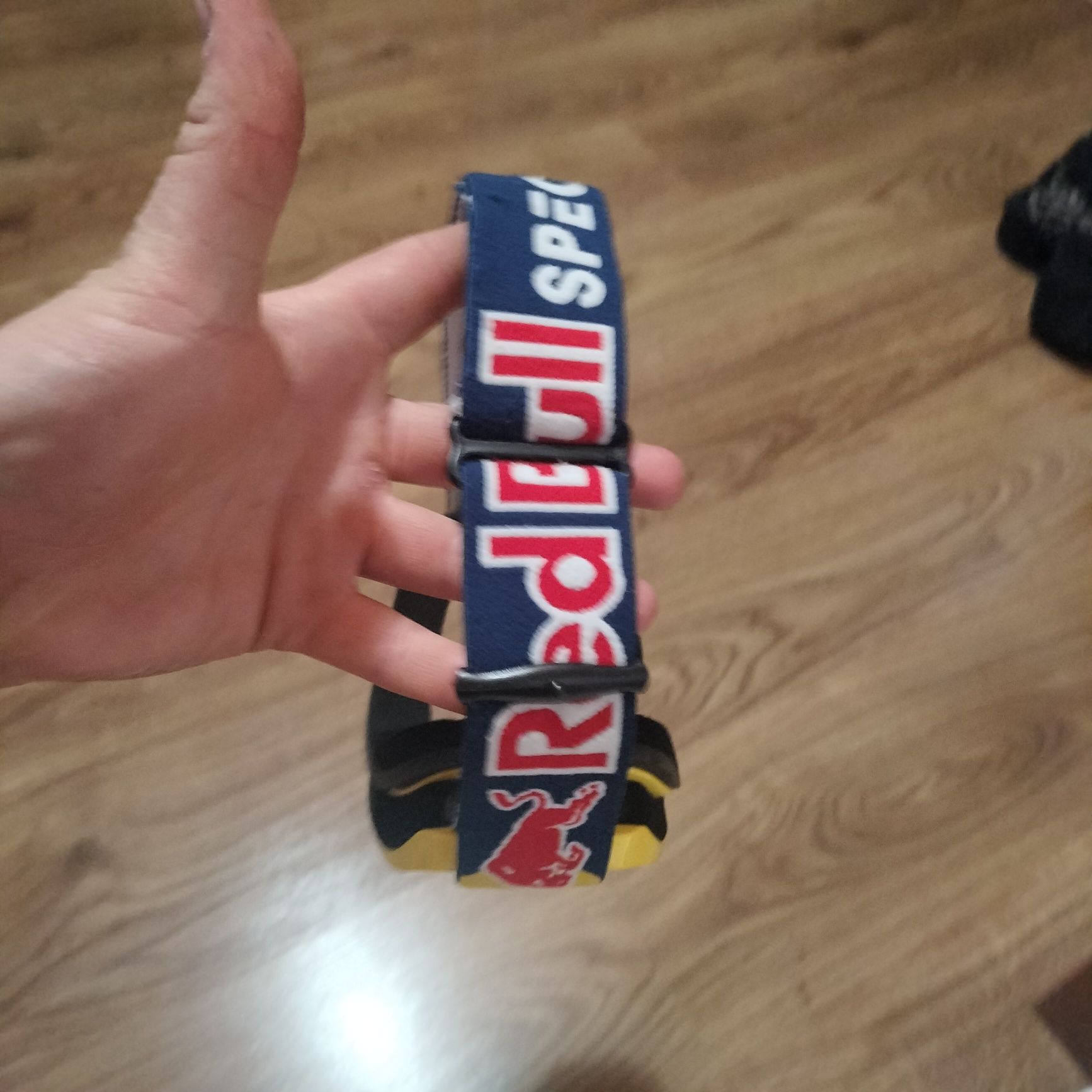 Sprzedam gogle nowe Red Bull