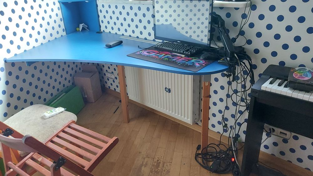 Drewniane dziecięce meble komplet