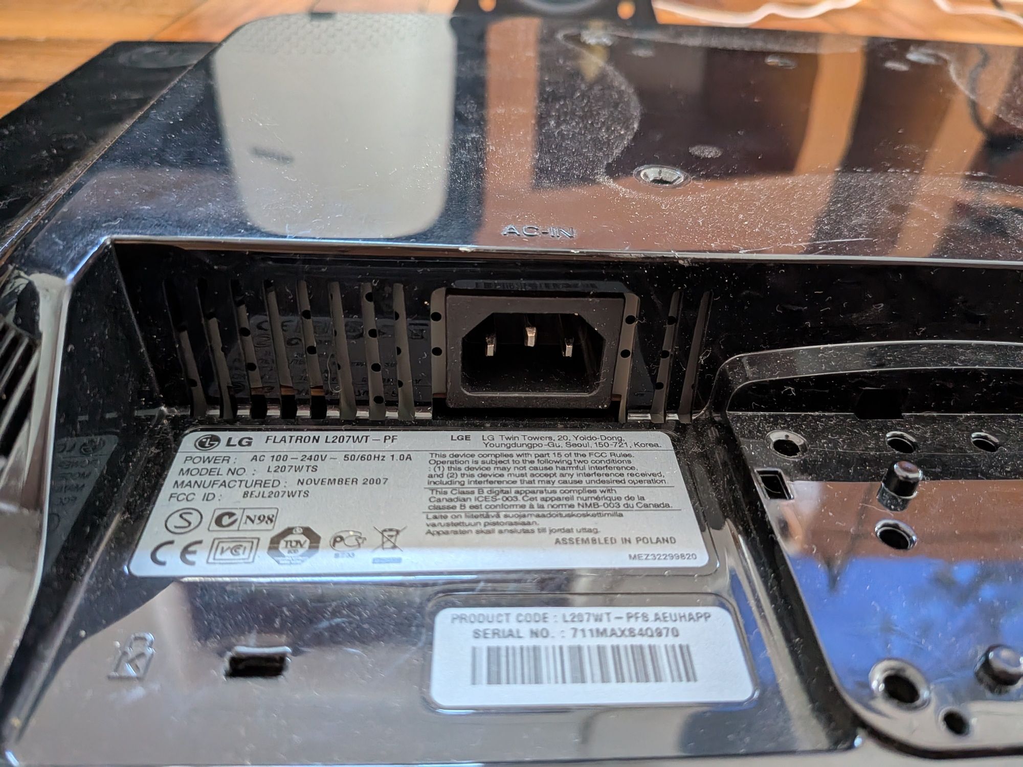 Monitores Samsung 22 e Lg 20