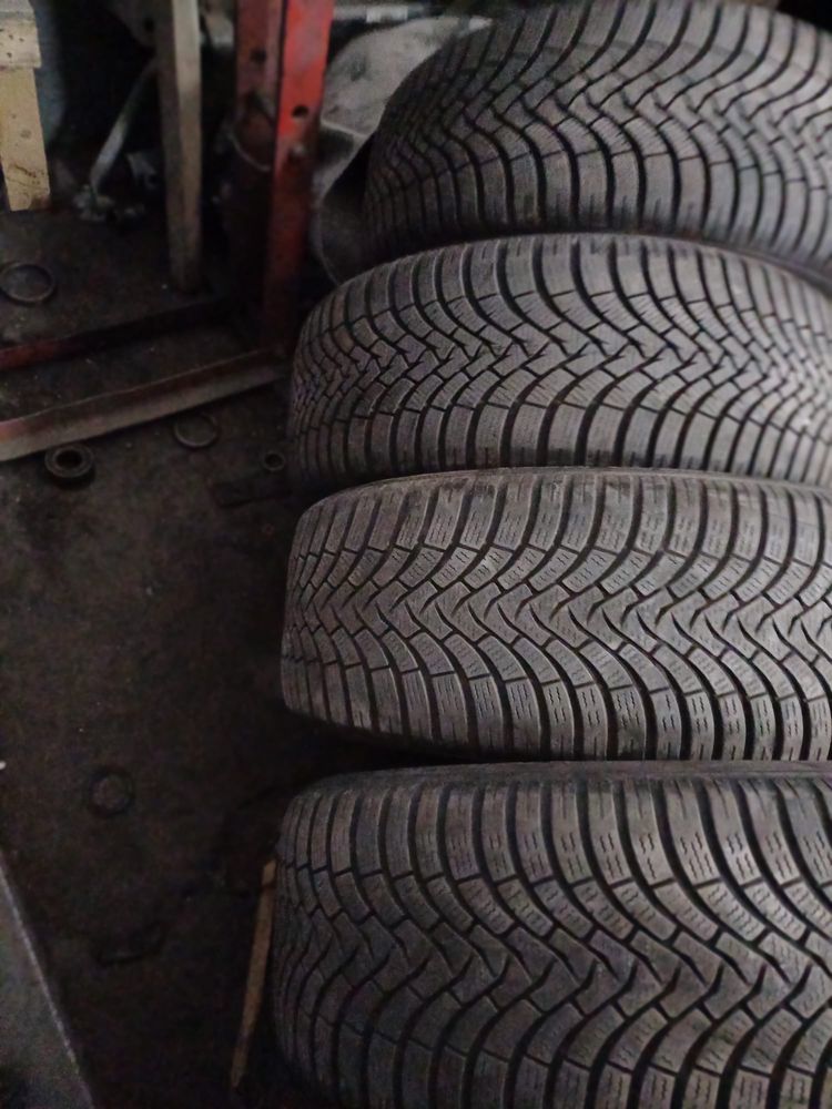 Pneus 235 50 R18