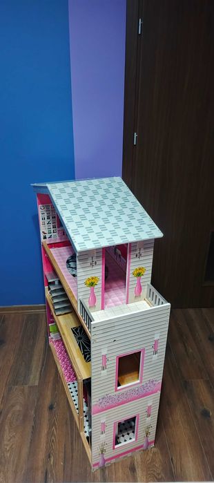 Domek dla lalek.