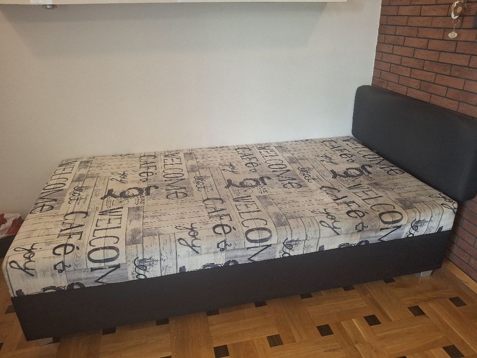 Łóżko jednoosobowe