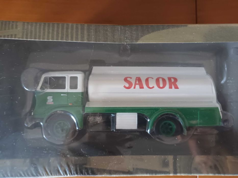 Miniaturas escala 1/43