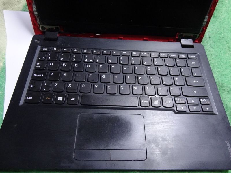 lenovo 110s-11IBR, unica anomalia display partido