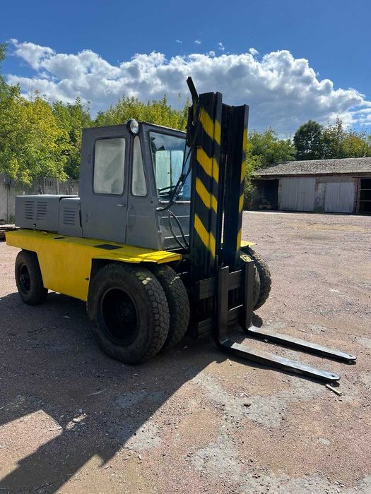 Львівський автонавантажувач, грузопідйомність 5 тонн. Бензин