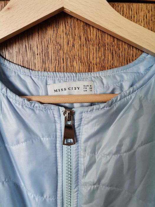 Kurtka MISS CITY z trenem rozmiar M