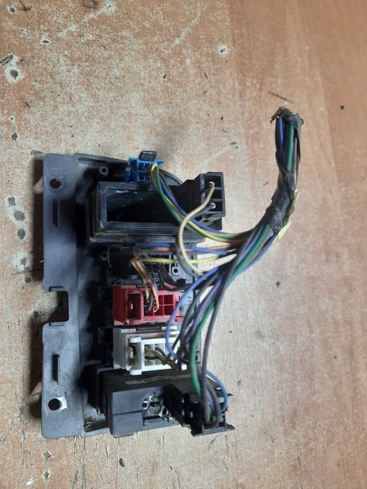 7700432429 блок кнопок стеклоподьемника Рено Меган Сценик Renault