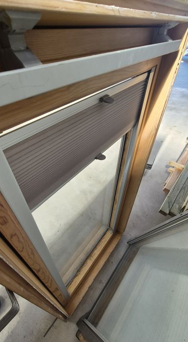 2 okna dachowe firmy Velux, rozmiar 78x140