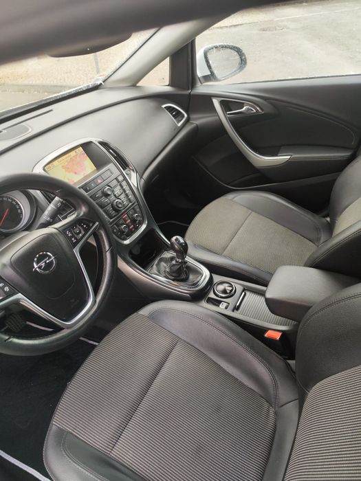 Opel Astra J 1.7 cdti 2012