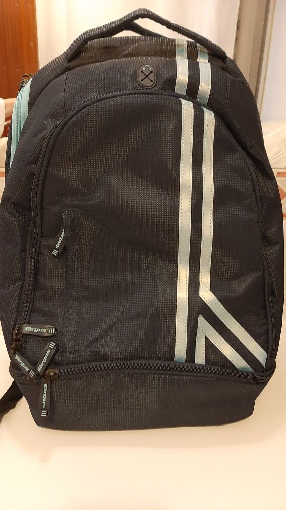 Mochila de computador  com varios compartimentos  para computador   ,