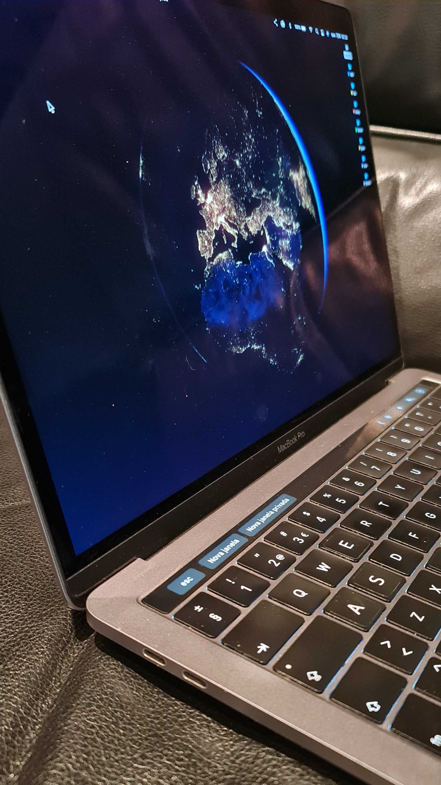 MacBook Pro / 13.3 polegadas / 2019 / quatro portas Thunderbolt 3