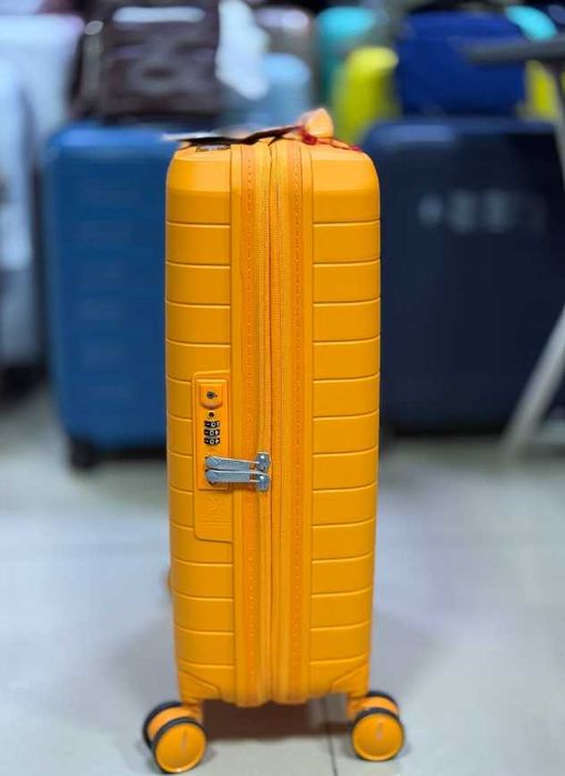 Валіза American Tourister FastForward ручна поклажа 55 х 40 х 20/23 см