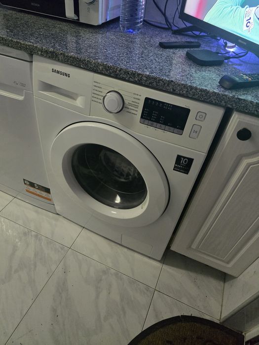 Maquina de lavar roupa com 3 anos