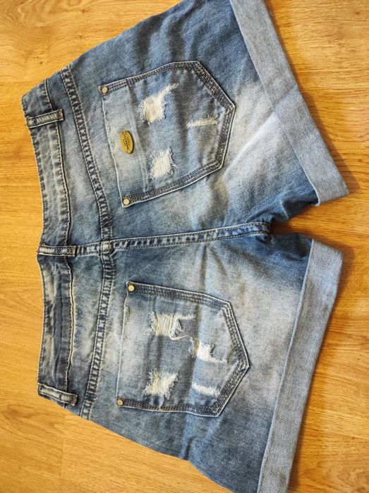 Классные джинсовые шорты