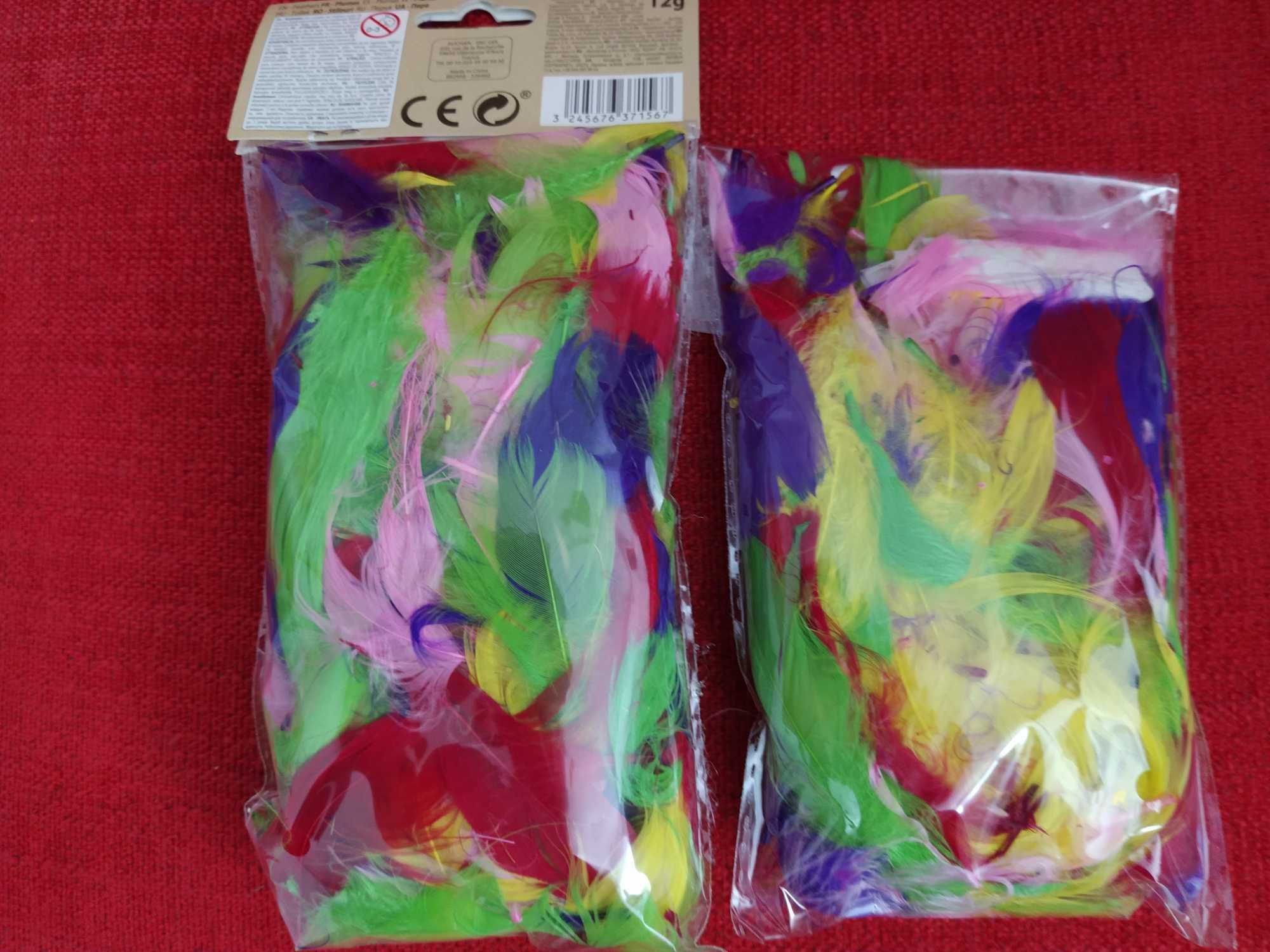 Conj. 2 Embalagens com Plumas de Penas coloridas