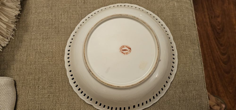 Familia rosa rebordo perfurado