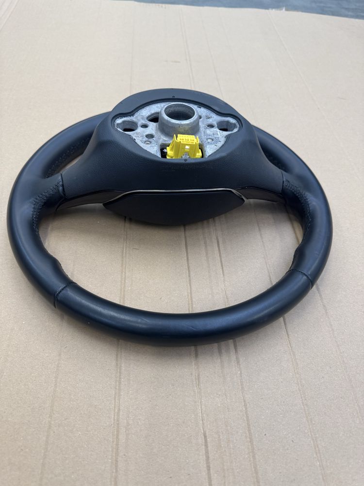 Kierownica skórzana  Multifunkcyjna Vw T6