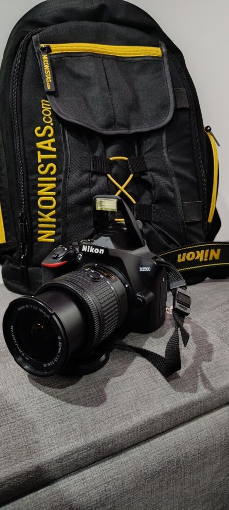 Máquina fotográfica Nikon D3500 + objetivas