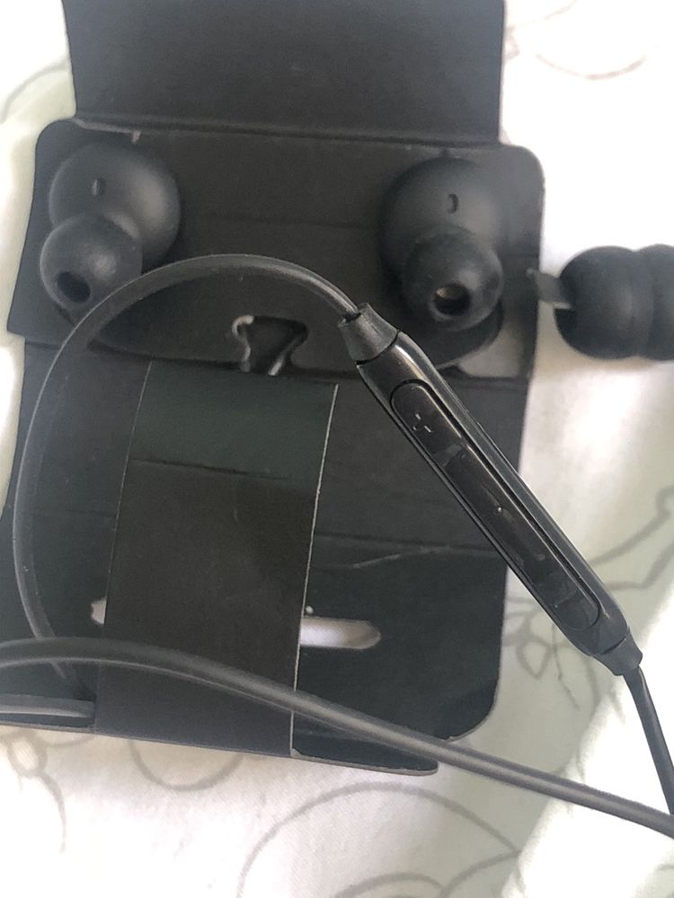 Słuchaweki przewodowe douszne typu akg na usb-C
