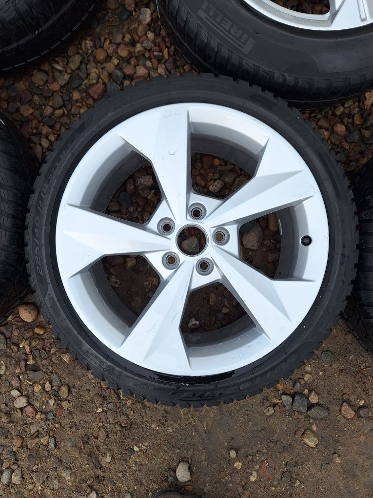 Koła zimowe Audi A3 8Y 225 40 r18